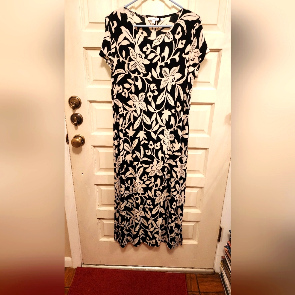 CHICOS Black and White Sheath Midi Dress Resort Wear Size 2 Large